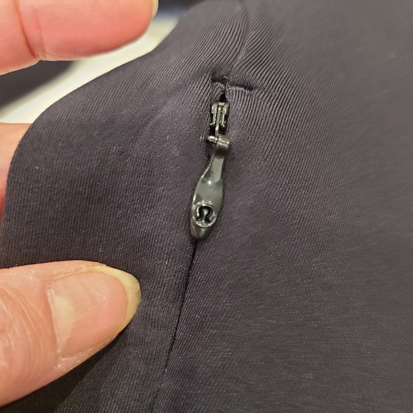 COPY - Lululemon cropped hoodie - Picture 5 of 8